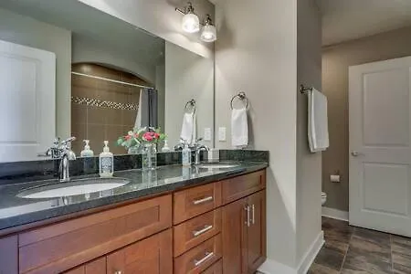 Stay In Twin Homes At Belmont In King Beds Nashville Holiday home