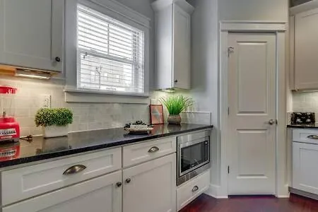 Stay In Twin Homes At Belmont In King Beds Nashville 0*,  United States