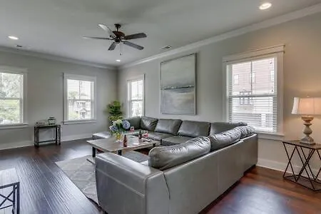 Stay In Twin Homes At Belmont In King Beds Nashville Holiday home
