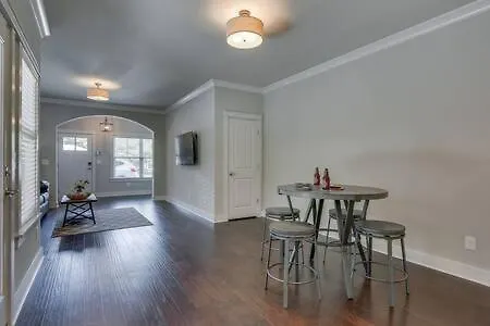 Holiday home Stay In Twin Homes At Belmont In King Beds Nashville