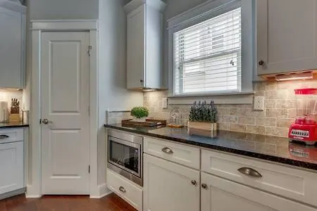 Stay In Twin Homes At Belmont In King Beds Nashville Holiday home