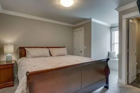 Stay In Twin Homes At Belmont In King Beds Nashville 0*,