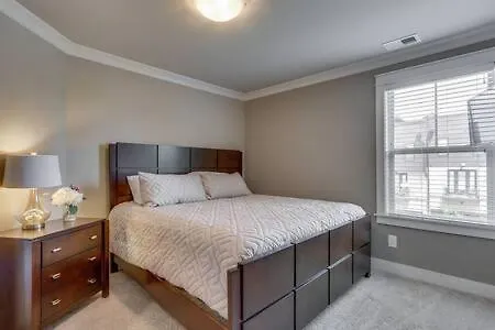Stay In Twin Homes At Belmont In King Beds Nashville USA