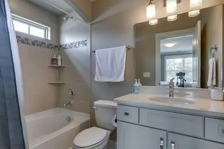 Stay In Twin Homes At Belmont In King Beds Nashville