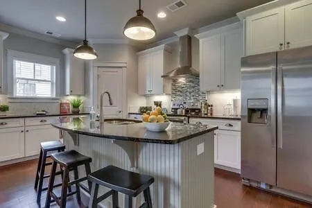 Stay In Twin Homes At Belmont In King Beds Nashville