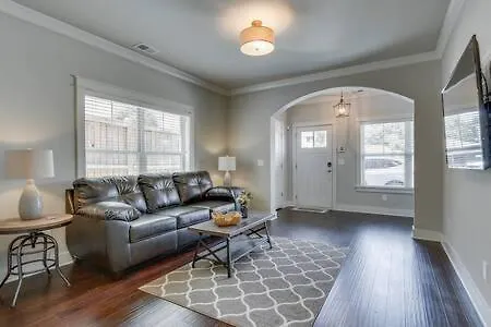 Semesterbostad Stay In Twin Homes At Belmont In King Beds Nashville