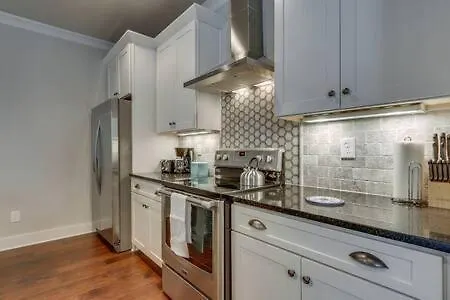 Stay In Twin Homes At Belmont In King Beds Nashville